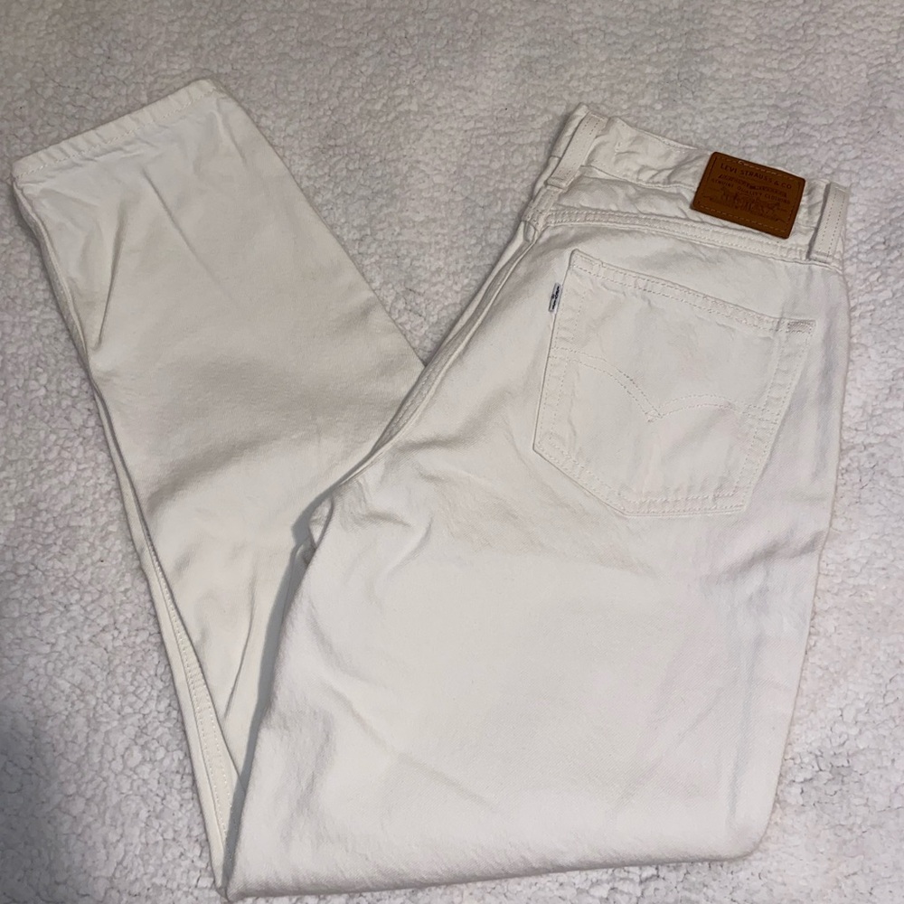 Vintage white Levi’s 80s Mom Jeans